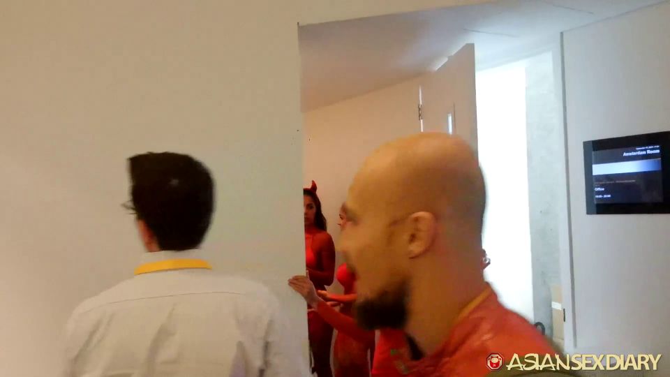 Bonga chica Feria Día 3: Aventuras de adultos ineludibles ¡Espera!