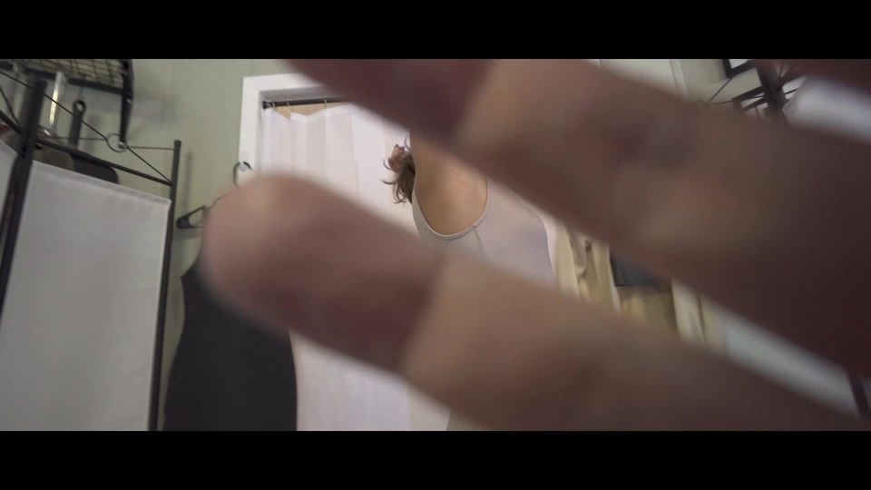 Helena Precio – Mamá e hijo Compartir un cuarto de cambio Parte 1 (milf porno)