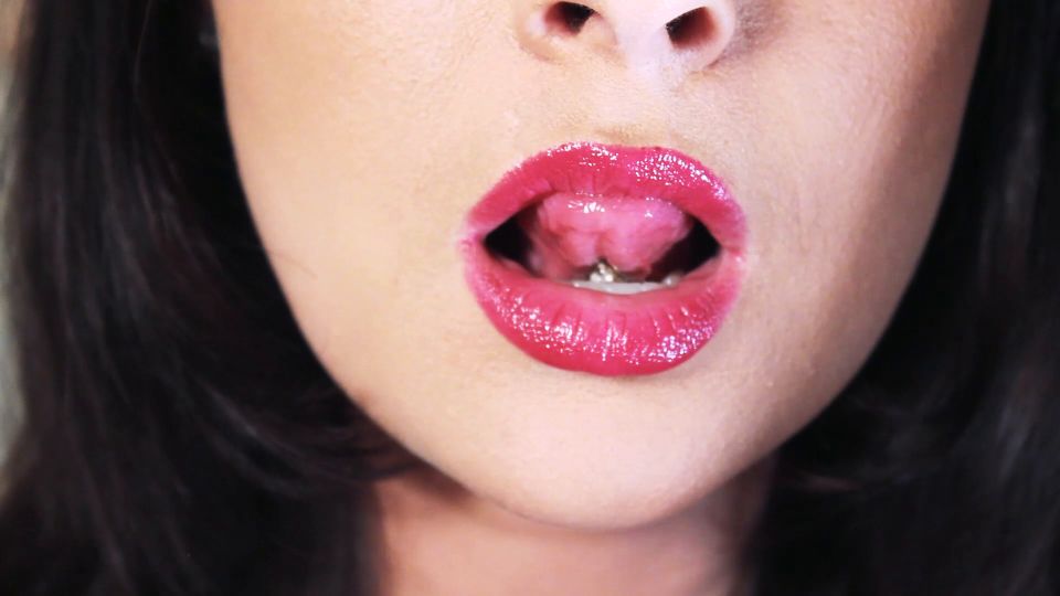 Lips Full Close-Up Sexy smoking - Abbie Cat.