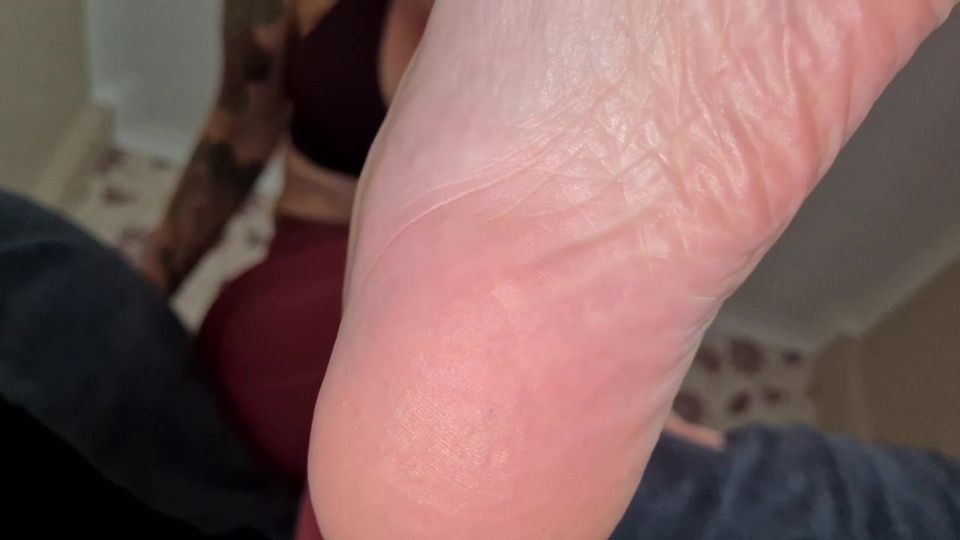 Pt 3Ruby Onyx - Sweaty Gym Feet Punishment