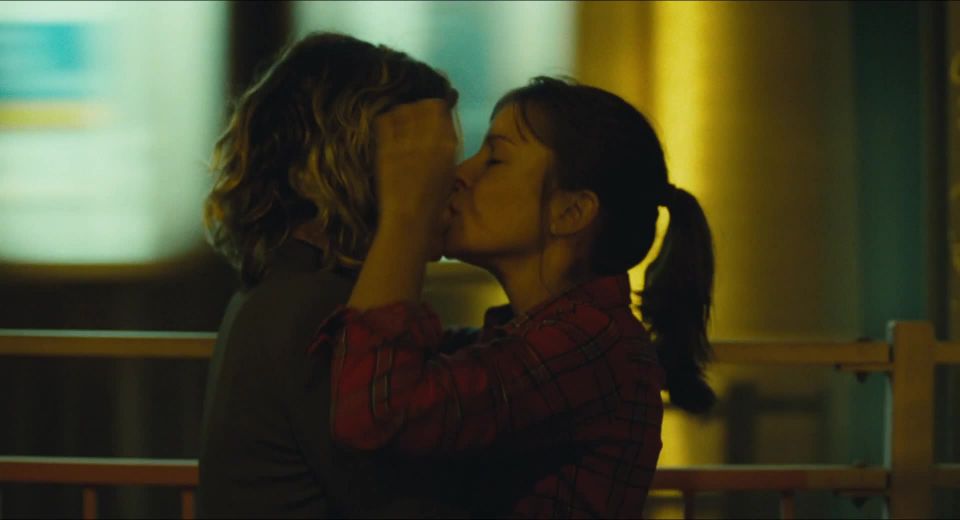 Cecile De France, Flore Bonaventura – Chinese Puzzle (2013) HD 1080p - (Celebrity porn)