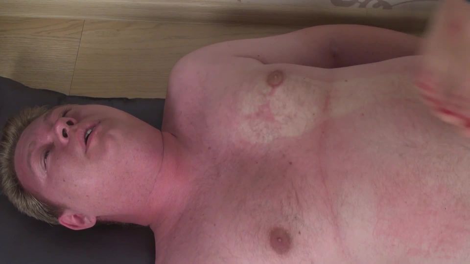 [GetFreeDays.com] Ingrid - Barefoot Trampling in Jeans bbw feet