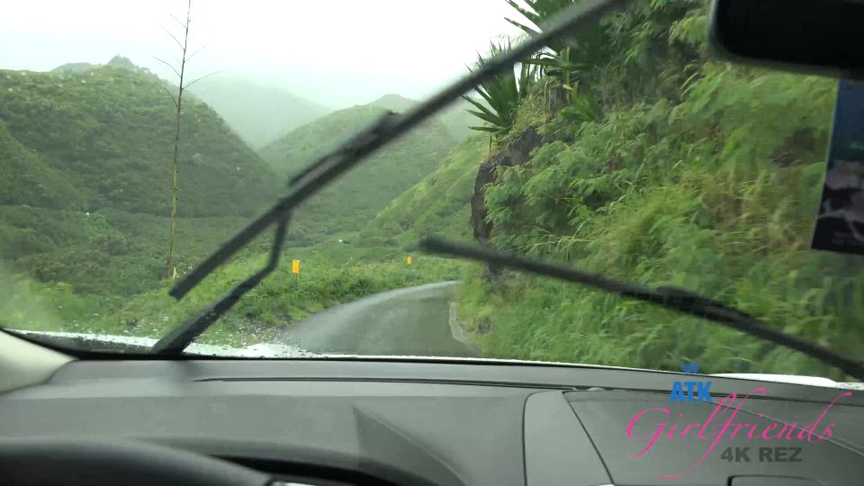 Zoe Bloom Hawaii 6 (Porno de trabajo)