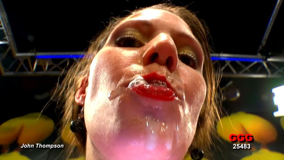 6245 caliente babe en la golondrina de cum bukkake gangbang