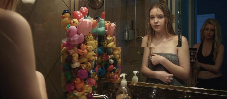 Moxie Owens, Cody Renee Cameron, Dominique Swain, Salmos - Chica Perdida Una Historia de Hollywood (2020) HD 1080p - (Pornografía de Celebridad)