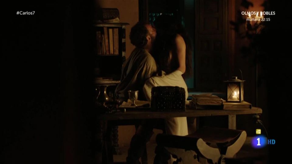 Iazua Larios, Meritxell Calvo – Carlos Rey Emperador s01e07 (2015) HD 720p - (Porno de Celebridad)