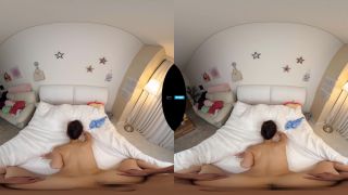 Momo Sakura - IPVR-108 D -  (UltraHD 2021)