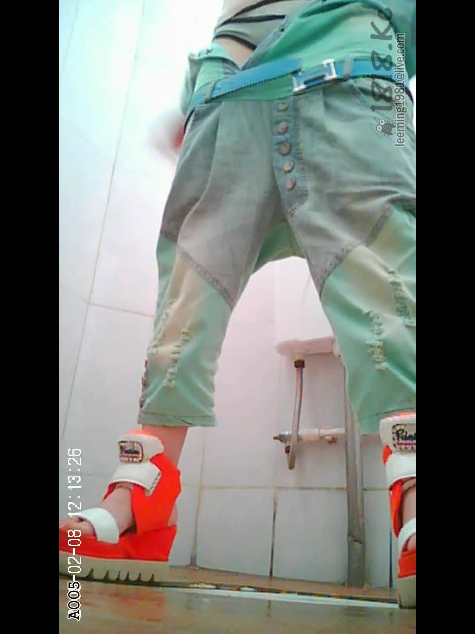 adult clip 27 Spy Toilet in the shopping center - amateur - amateur porn amateur threesome