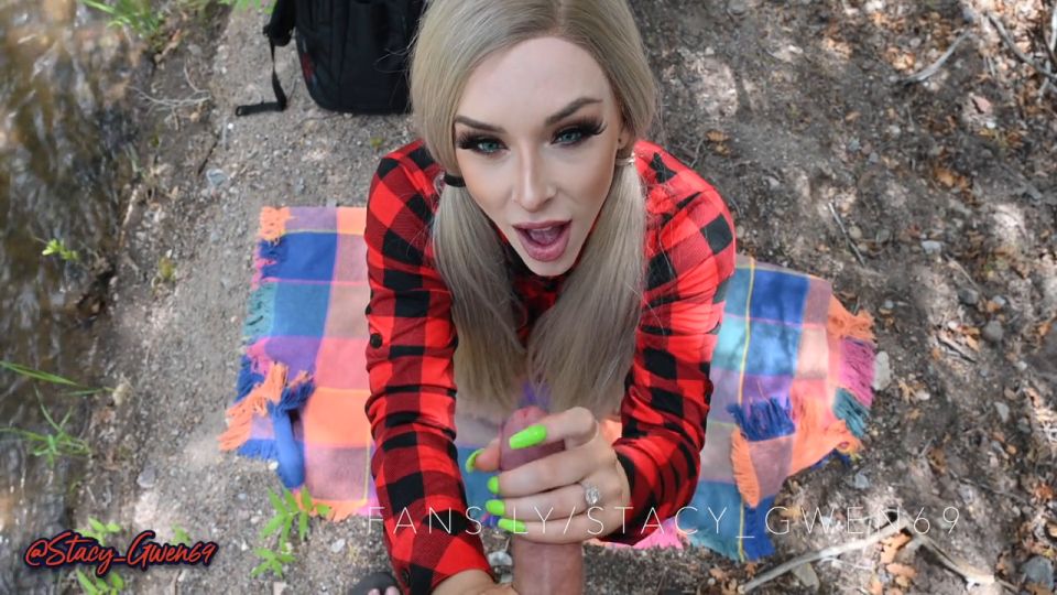 Stacy Gwen - Lost Hiker gives Blowjob in the Woods and Gets Covered in Cum [720p] - Teen