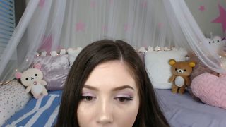 gratis en línea video 17 LILCANADIANGIRL – En la zona de amigos en la masturbación porno fetiche kinky