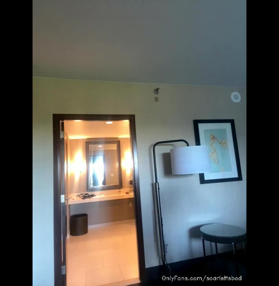 ScarlettsBod - 2021-04-08 - 2076880364 *