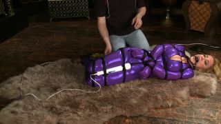 [GetFreeDays.com] Darling E public bdsm