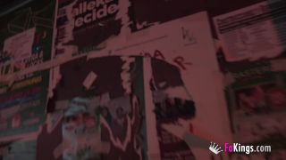 Catalina: gamberrilla, 19 años, ida de la cabeza y dispuesta a todo por ser famosa!!!