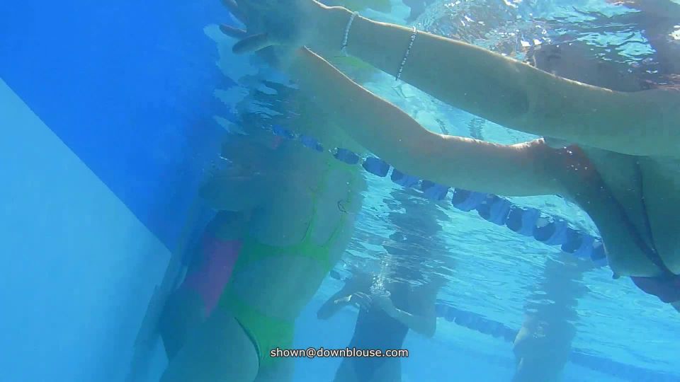 This shot is not backlight at all: nice nipples under the sun!  1 920