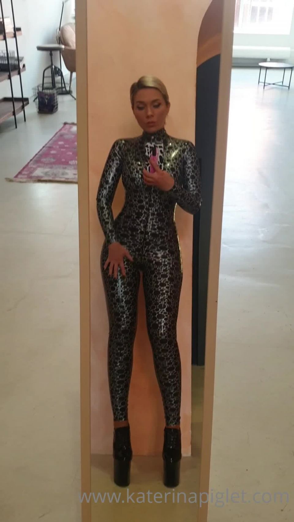 Katerina Piglet () Katerinapiglet - de ayer sesión de fotos 01-10-2020