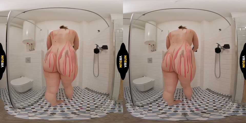 VR Bliss: Olena's UltraHD Shower 2 - Chubby Babe Teasing