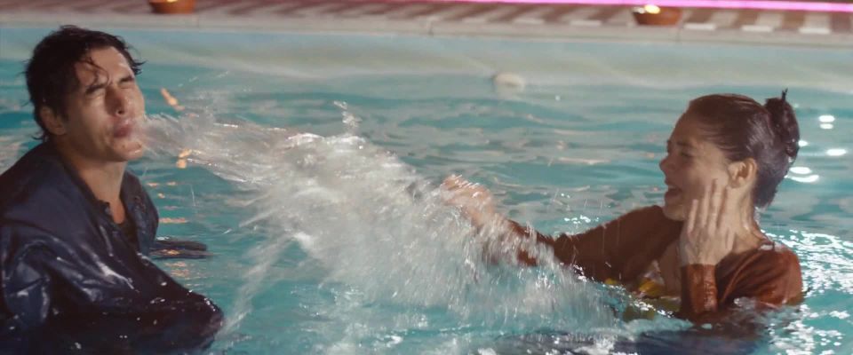 Isabella Ferrari, Giulia Schiavo, Claudia Tranchese, etc - Sotto il sule di Riccione (2020) HD 1080 - (Celebridad porno)