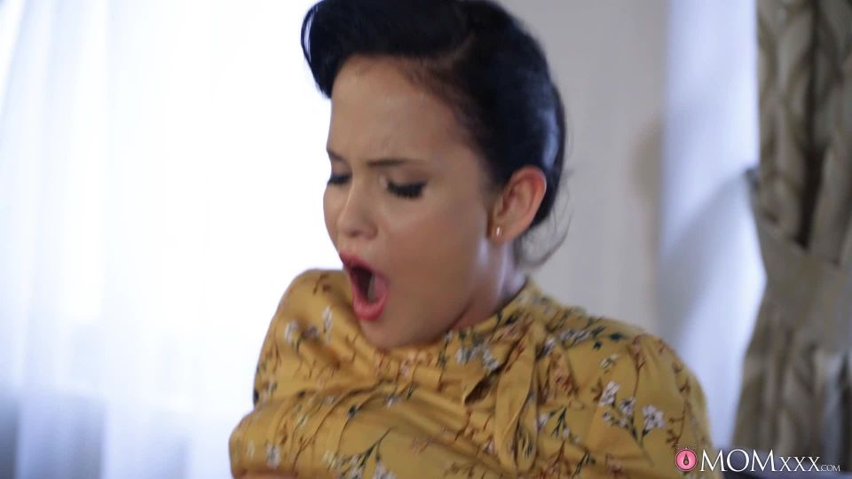 Caliente ama de casa monta tutor de guitarra - Mamá xXx