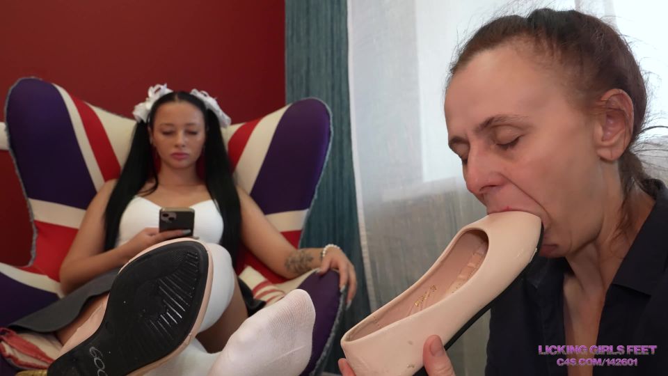 free porn clip 7 Licking Girls Feet: Rada - The student teaches a lesson to the tutor | foot domination | feet porn top foot fetish