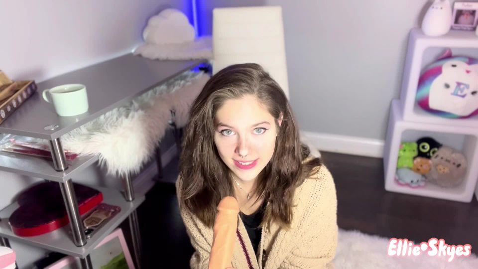 Ellie SkyesFree Use Mommy-175827