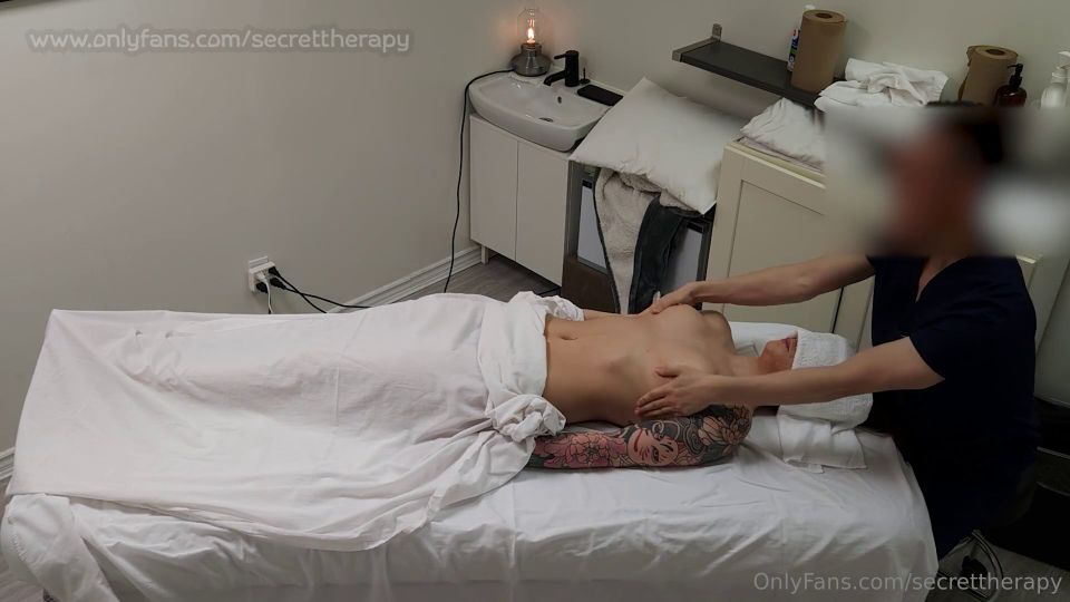 Terapia secreta - Alice, 20 años Camarera - Adolescente