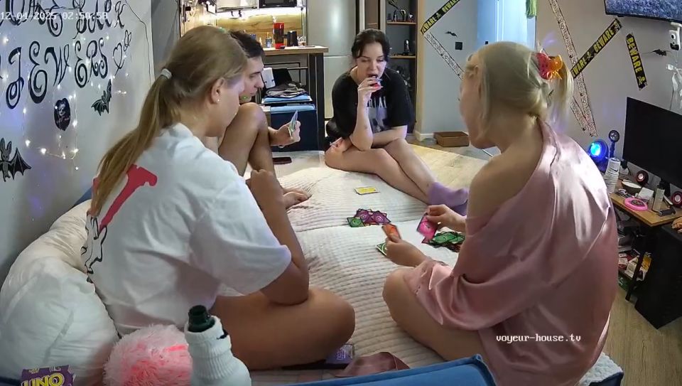 [K2S.CLUB] Voyeur-House - Rosy y Aleks Swera y amigos partido con mamada en Lr 13.12.2025 Cam 2 - HD 720P