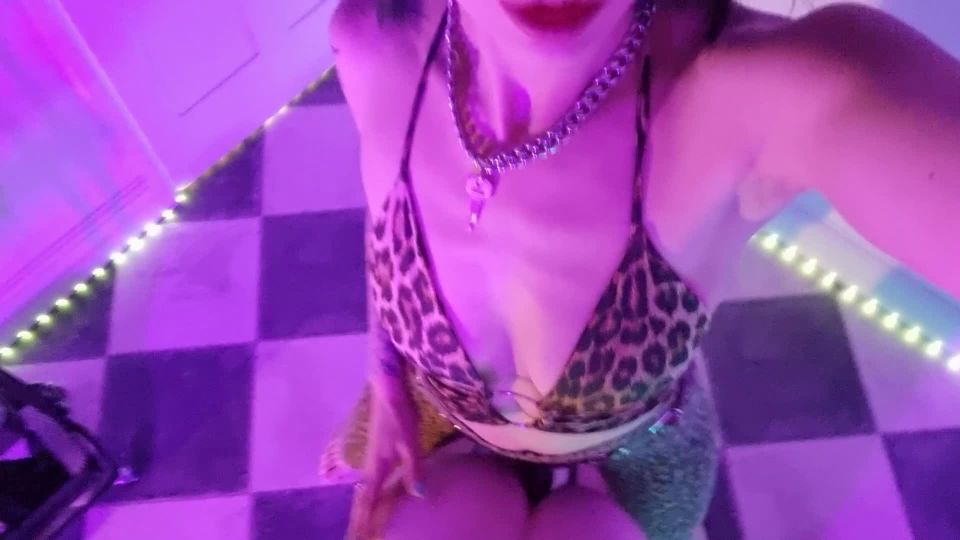 gratis video en línea 31 RR Producciones: Pegged Gagged y Drooling Incontrolablemente, femdom esclavo castidad en la correa