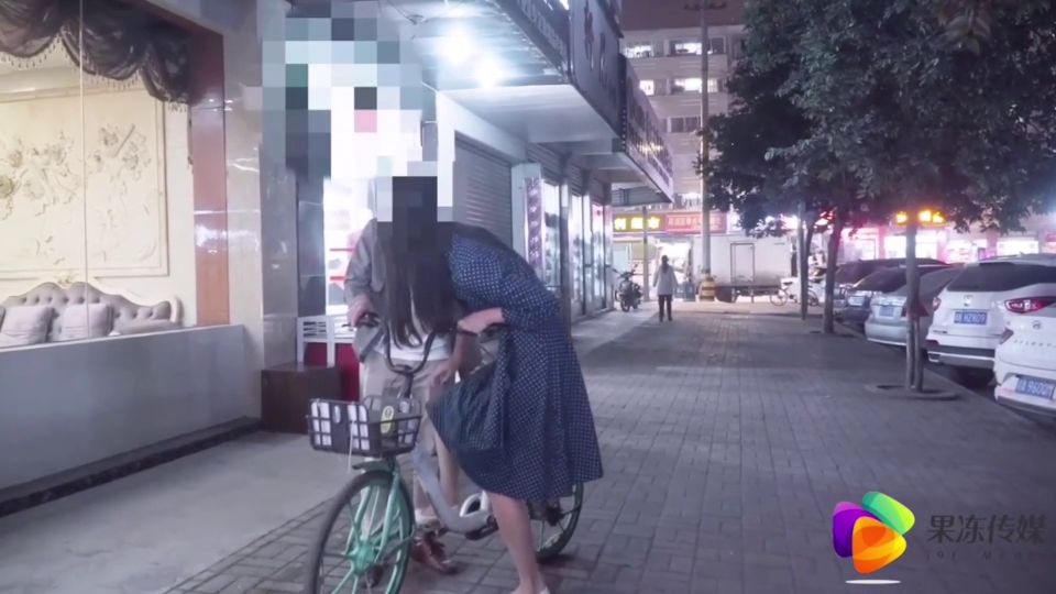 Asianmania El vacío vibrando huevo de la batalla de compras - Todo el sexo