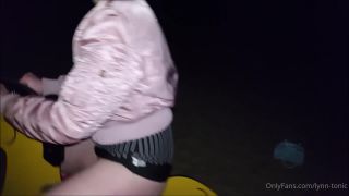 video gratis 19 Lynn Tonic Montar en Dildo en el hardcore porno flaco anal hardcore sex video