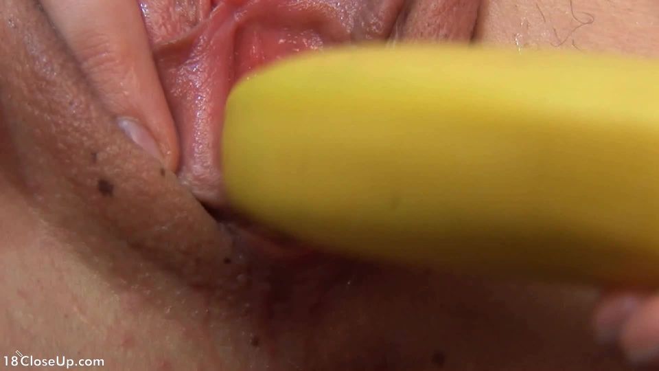 18CloseUp 226 Lisa clip 6