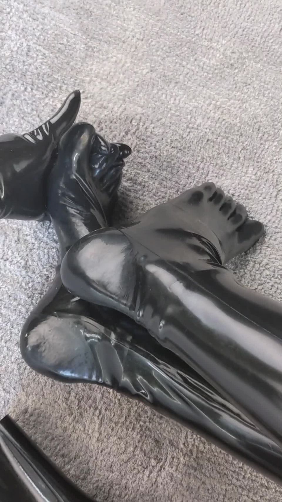 Mbot - mdollbot () Mdollbot - admiring my rubber feets while cam details the woes of catsuit undressing 25-02-2021