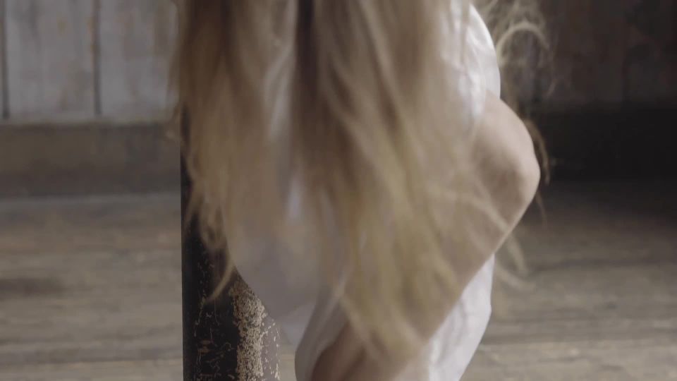 clip 24 La casa embrujada en la femdom porno femdom forzada castidad