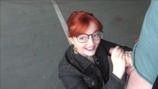 Iva Sunshine - Mamada pública - Mamada