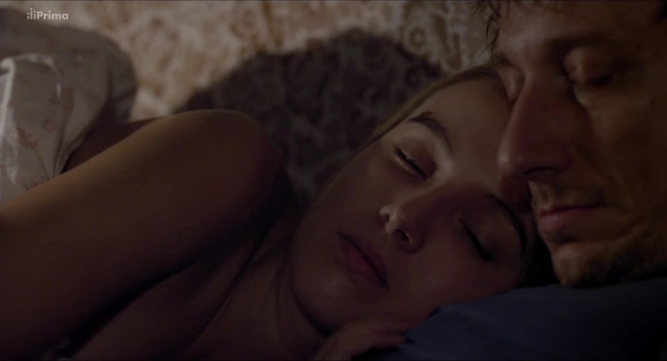 Tereza Voriskova, Ivana Chylkova - Laputa (2015) HD 1080p - (Porno de Celebridad)