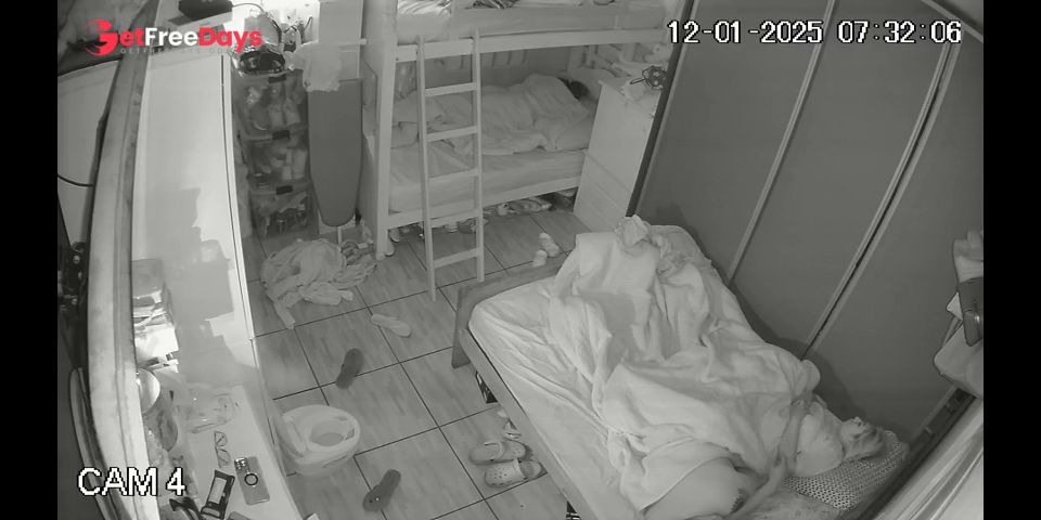 [Sleeping.Porn] Chubby couple enjoying something interesting under the blanket