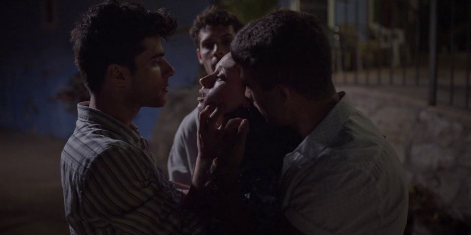 Aventuras nocturnas íntimas: Momentos de cama vaporosa revelados