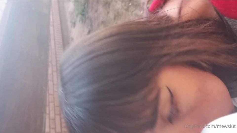 mewslut(Onlyfans) [2022-05-23] Things got hot on our walk outside, too risky