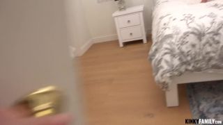 River Lynn - Hacerse amantes con Stepdad - 06 Enero 2022