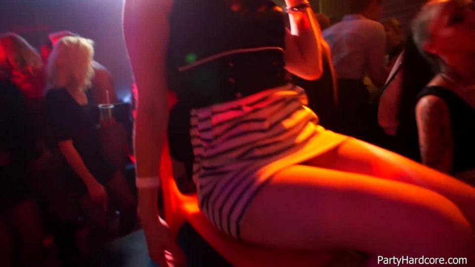 Tubo de porno Parte Hardcore Loco Se ha ido Vol. 39 Corte sencillo: Parte 2 — Cam 3