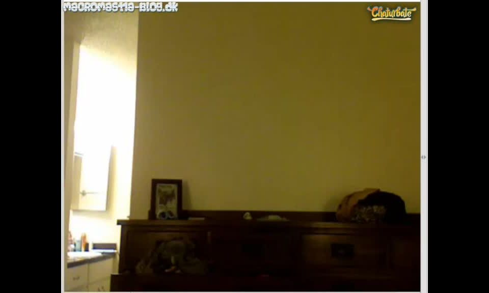 amazing amateure babe  with gigantic milky boobs on webcam BigTits