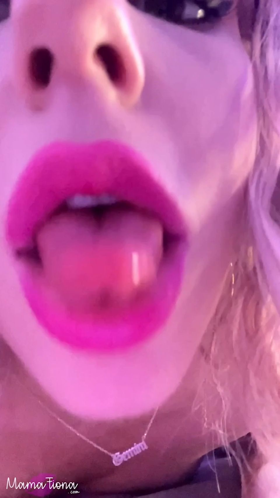 Mama Fiona Muy íntima Taboo hora de dormir ASMR Mamá Hijo Onlyfans (Pornstar)