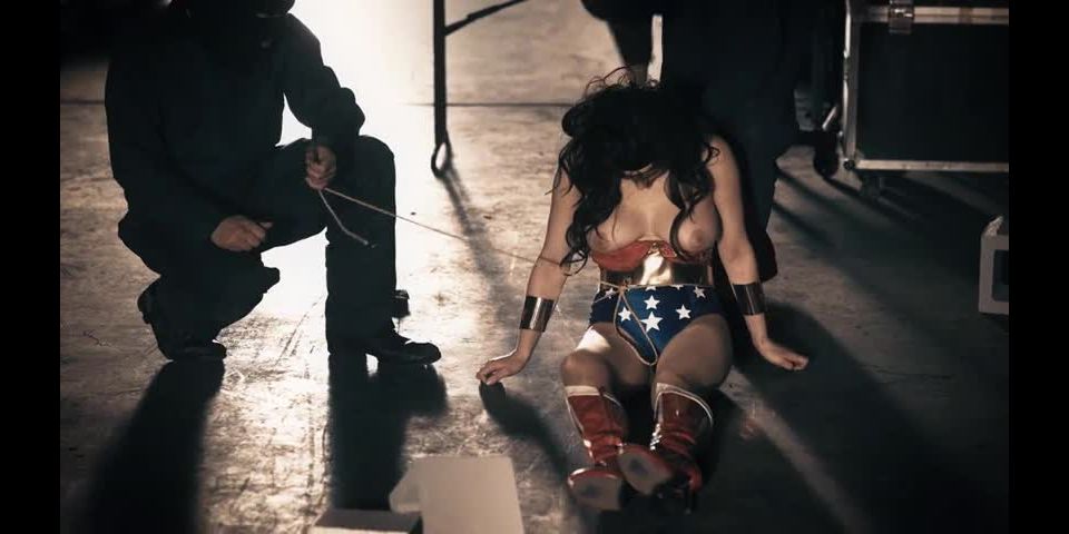 [WarAnLov.com] Amazon Down