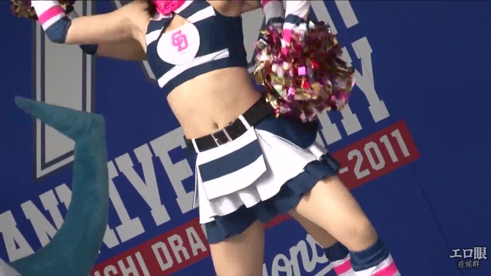 Performance 49 - re17NCG-007 32 35 - voyeur - voyeur 