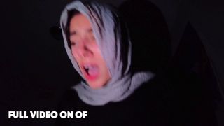 Video Mis hermanas Amigo musulmán se coló en mi habitación LilmissG 1080p Fu...