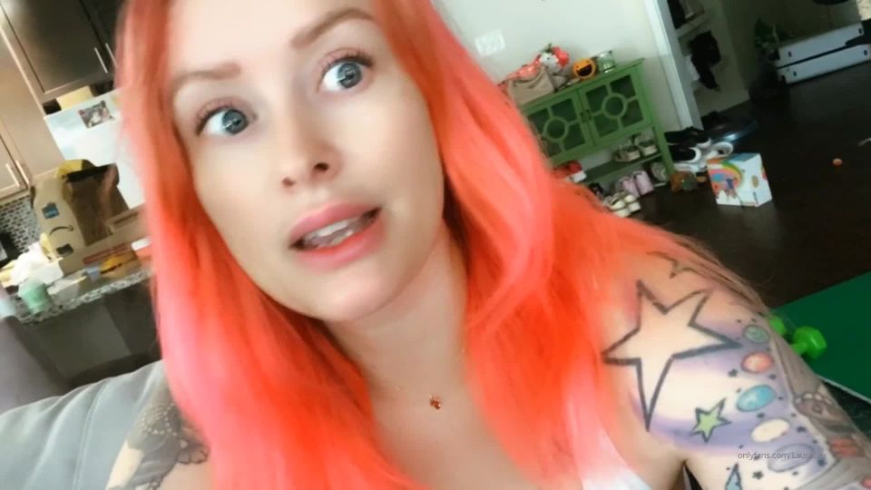 Laura Lux Lauraluxjust checking in - 06-04-2020 - Onlyfans