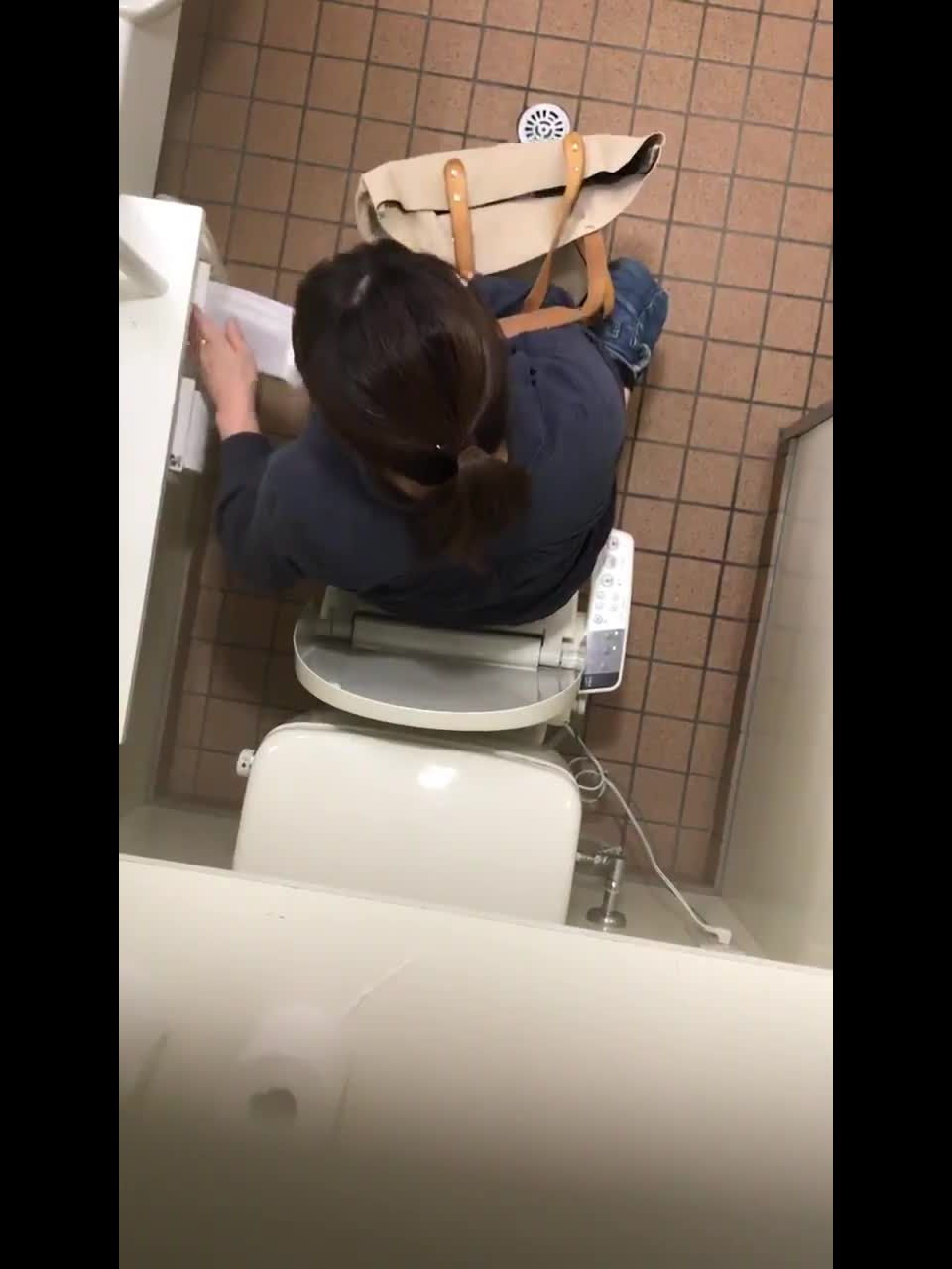 Joven niña WC - digi-tents inodoro 7 - 15245419, en voyeur