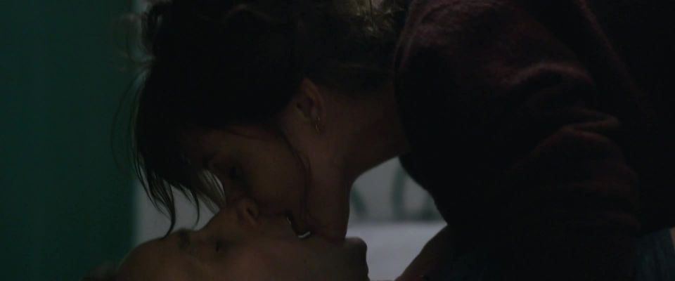 Flore Bonaventura - Je voudrais que quelqu'un m'attende quelque part (2019) HD 1080p - (Celebrity porn)