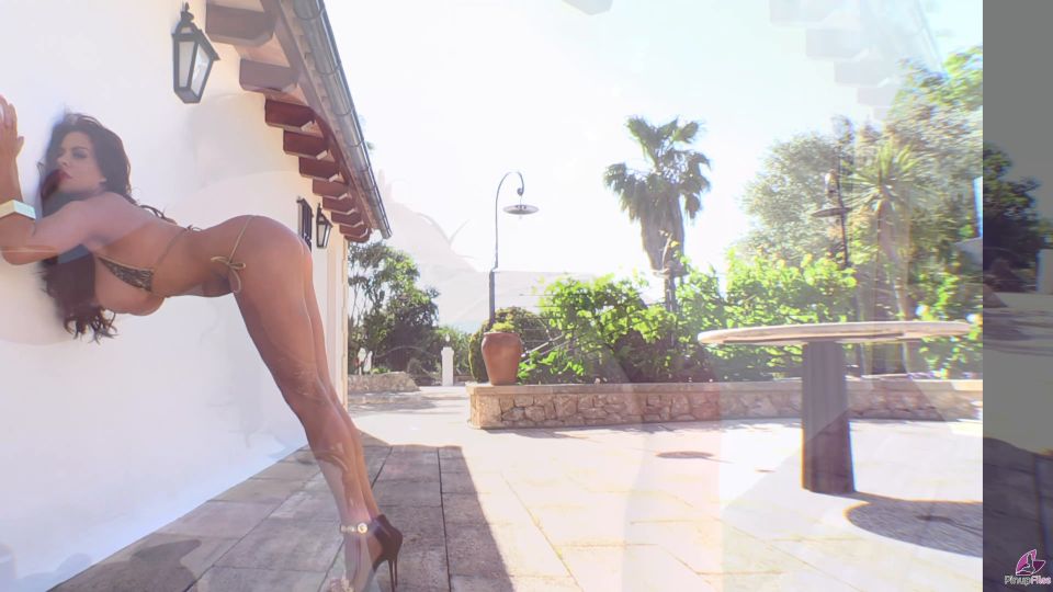 Linsey Dawn McKenzie Spiderweb Bikini 1 - Solo