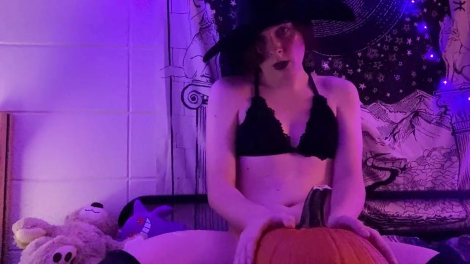 Sexy teen CD trap Ashely Lovecraft fucks a pumpkin and cums inside