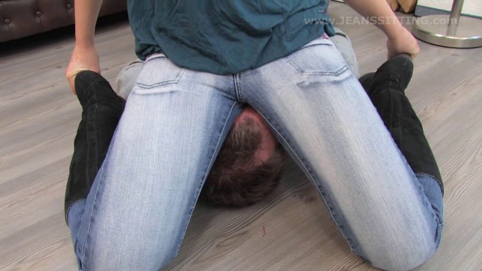 Leana - El saco de frijol de su señora - Je@nsS1tting - Sentado en la cara